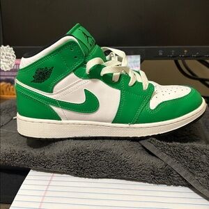 Jordan Air Force 1’s  (9Y)barely worn